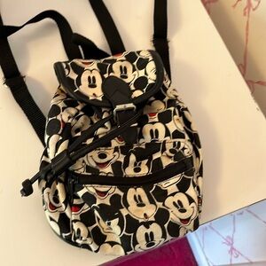 Adorable, small mini purse